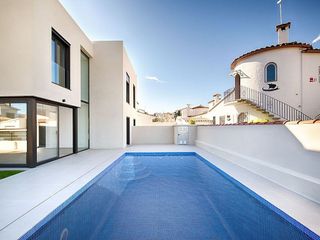 Casa pareada en venta en Empuriabrava en Castelló d´Empúries