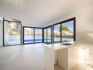 Casa pareada en venta en Empuriabrava en Castelló d´Empúries