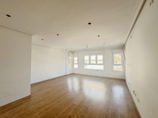Piso en venta en San Luis en Almería