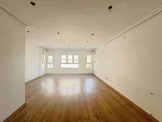 Piso en venta en San Luis en Almería