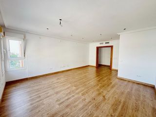 Piso en venta en San Luis en Almería