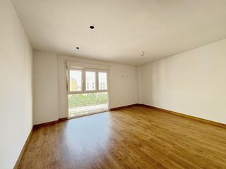 Piso en venta en San Luis en Almería