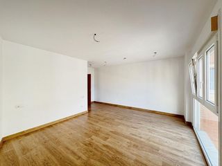 Piso en venta en San Luis en Almería