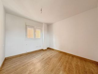 Piso en venta en San Luis en Almería
