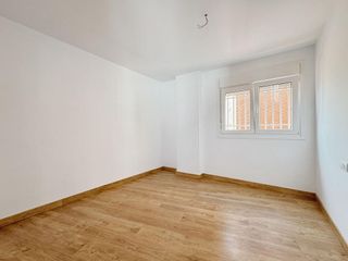 Piso en venta en San Luis en Almería