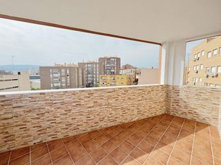 Piso en venta en San Luis en Almería