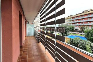Piso en venta en Les Arenes - La Grípia  Can Montllor en Terrassa