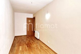 Piso en venta en Les Arenes - La Grípia  Can Montllor en Terrassa