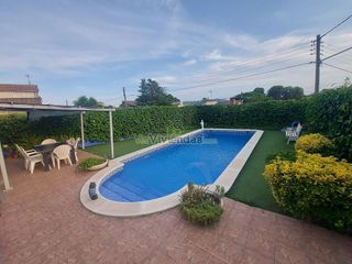 Chalet en venta en Sant Esteve Sesrovires