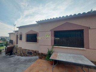 Chalet en venta en Sant Esteve Sesrovires