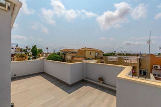 Casa adosada en venta en La Siesta - El Salado - Torreta en Torrevieja