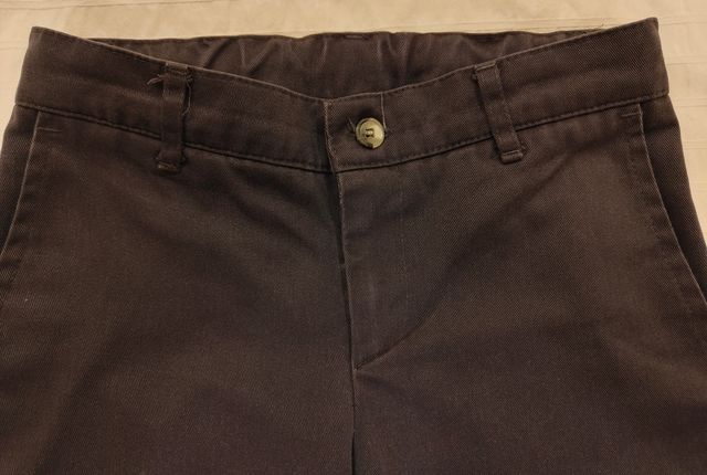 Pantalón corto uniforme Compañía de María Talla 8.