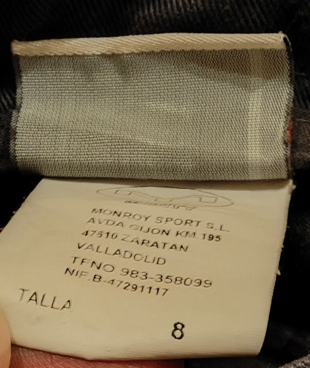 Pantalón corto uniforme Compañía de María Talla 8.