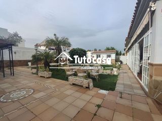 Chalet en venta en Montequinto en Dos Hermanas