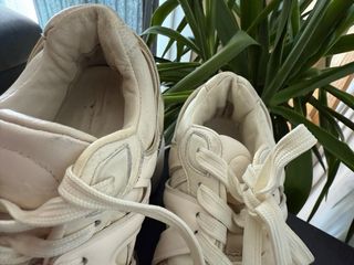 Zapatos Beige y Blanco