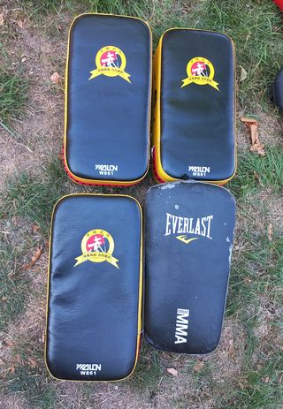 Lote Boxeo/Kick Boxing: Guantes, Casco, Espiniller