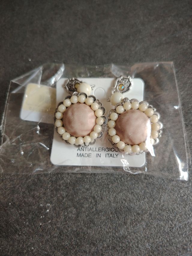 Orecchini pendenti perle beige e argento