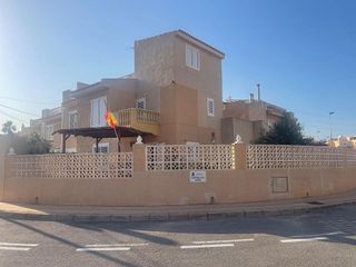 Casa adosada en venta en Playa de los Locos en Torrevieja