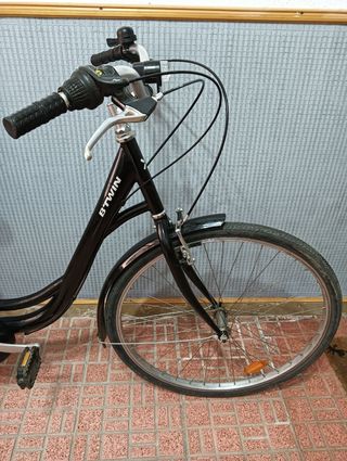 Bicicleta de paseo negra