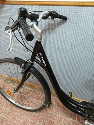 Bicicleta de paseo negra