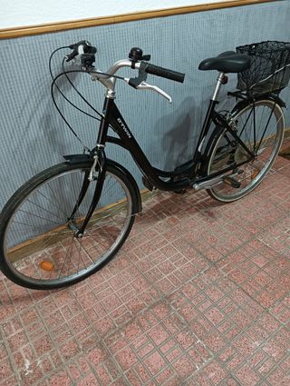 Bicicleta de paseo negra