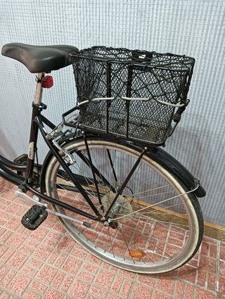 Bicicleta de paseo negra