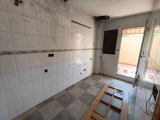 Casa adosada en venta en Iznalloz