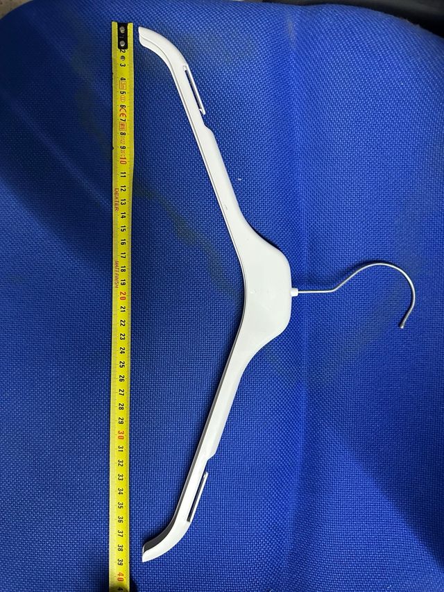 10 Perchas Dexter de Plástico Blancas