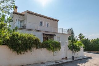 Chalet en venta en Barrio de la Vega en Monachil