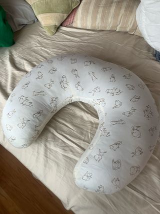 Cojín de lactancia con funda
