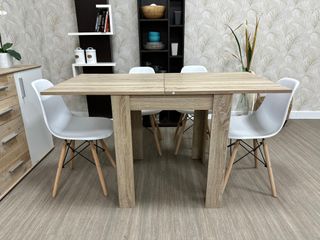Mesa Comedor Extensible Blanca + 4 Sillas Negras