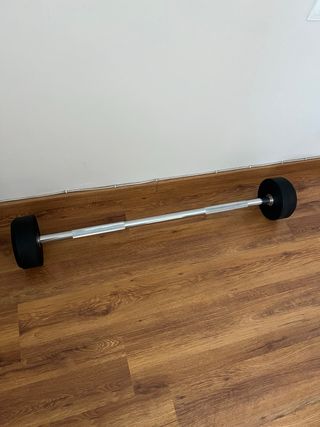 Barra de pesas 30 kg( 115 cm)
En perfecto estado!!