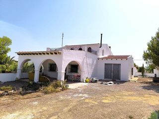 Chalet en venta en Novelda
