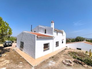 Chalet en venta en Novelda