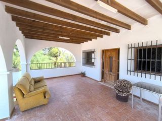 Chalet en venta en Novelda