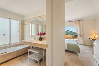 Piso en venta en Elviria en Marbella