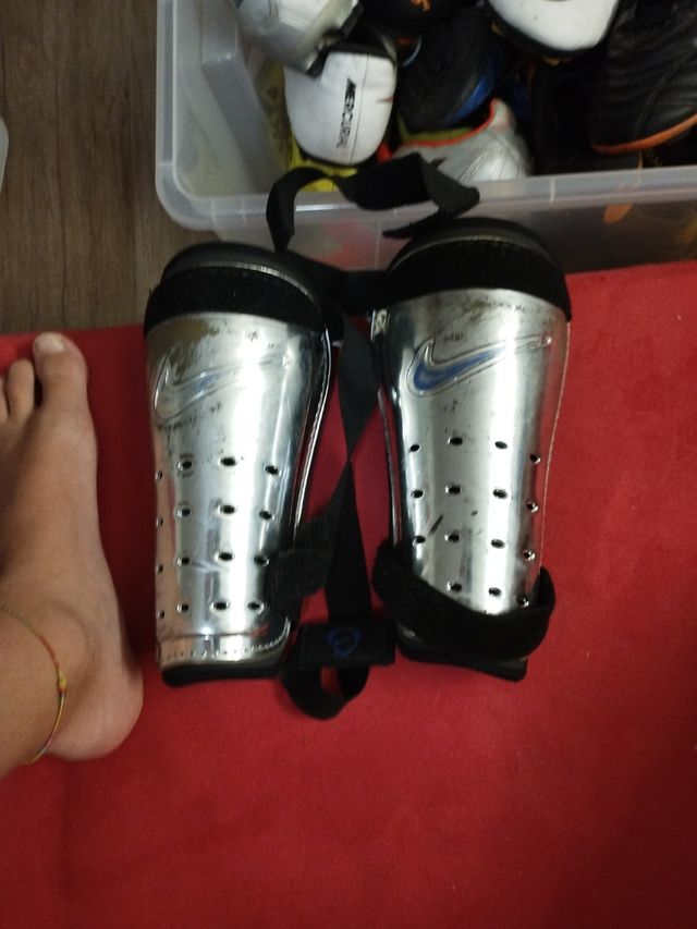 Parastinchi Nike grandi