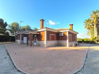 Chalet en venta en Yecla