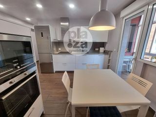 Piso en venta en Plaza España - Villa Pilar - Reyes Católicos - Vadillos en Burgos