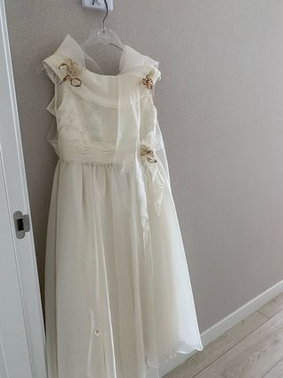  Vestido comunión crema con flores y cha