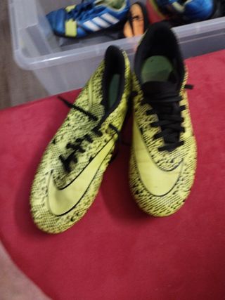 Scarpe da calcio Nike gialle n42
