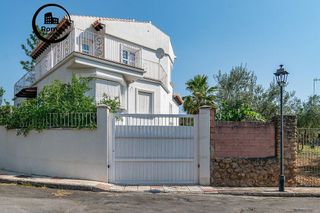 Chalet en venta en Barrio de la Vega en Monachil