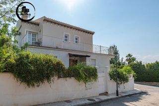 Chalet en venta en Barrio de la Vega en Monachil