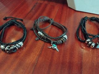 Pulseras de cuero diseños variados 