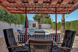 Chalet en venta en Teulada Pueblo en Teulada