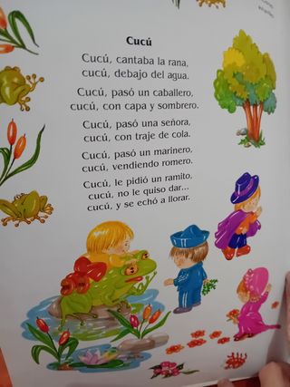 Juegos y Canciones Infantiles (Libros de Entret...