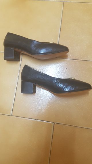 Zapatos de tacón negros para mujer