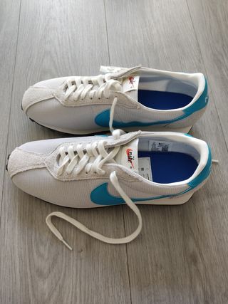 Zapatillas Nike blancas nuevas a estrenar