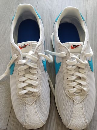 Zapatillas Nike blancas nuevas a estrenar