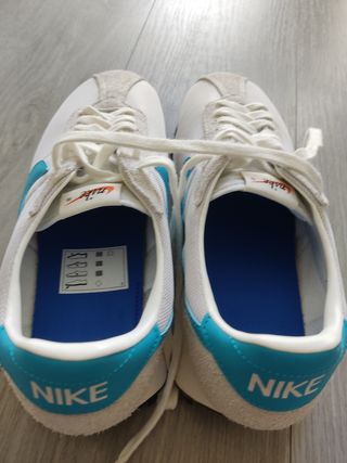 Zapatillas Nike blancas nuevas a estrenar